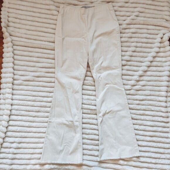 Tinseltown pull on flare jeans size 9 white - Picture 1 of 5